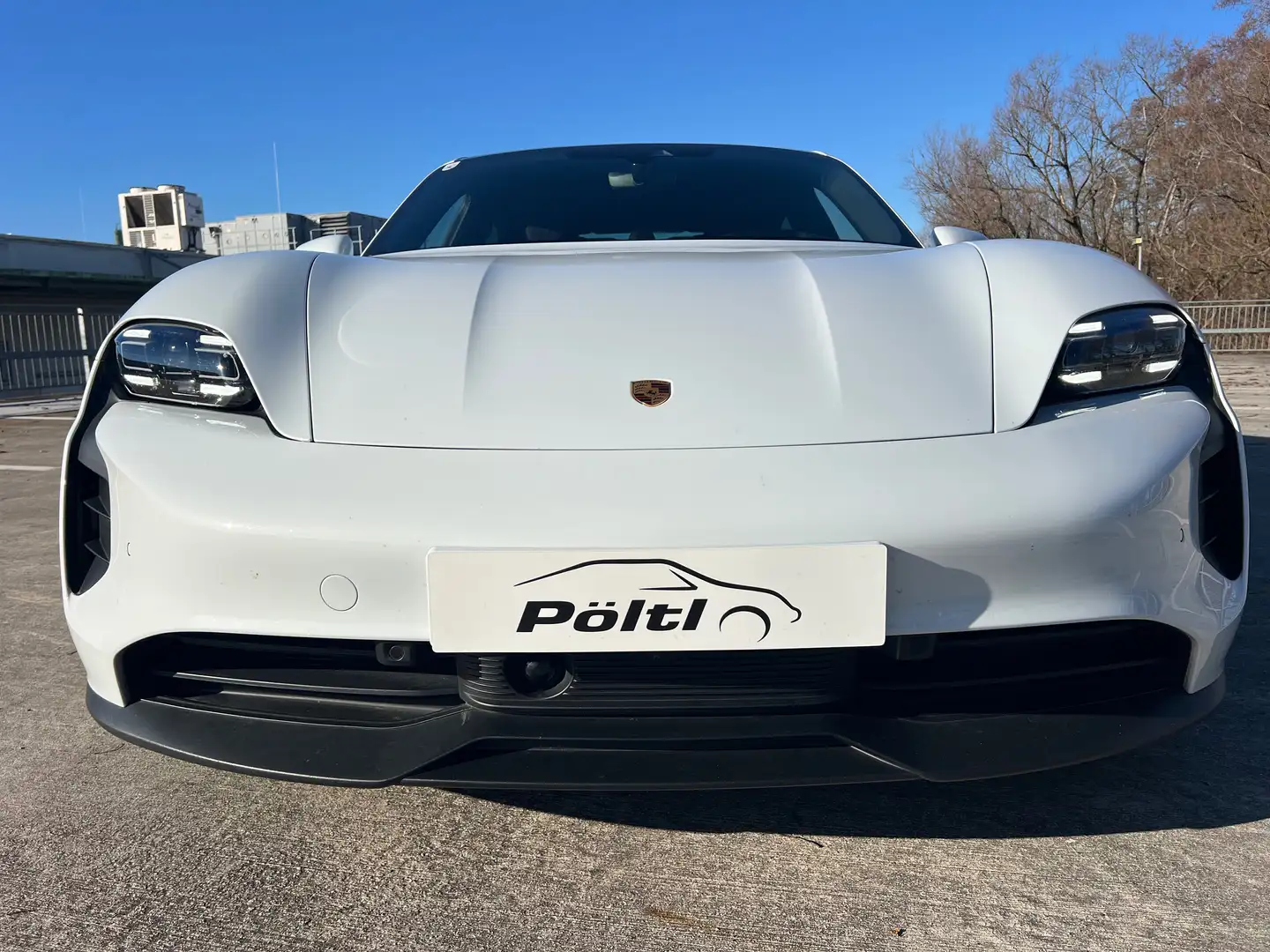 Porsche Taycan PERFORMANCE BATTERIE HUD BOSE 360° MWST 21" TOP Weiß - 2