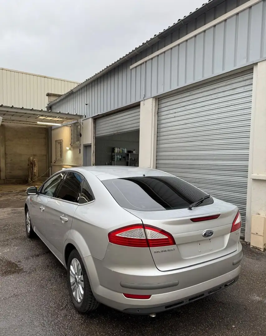 Ford Mondeo 2.0 TDCi 140 DPF Ghia - 2