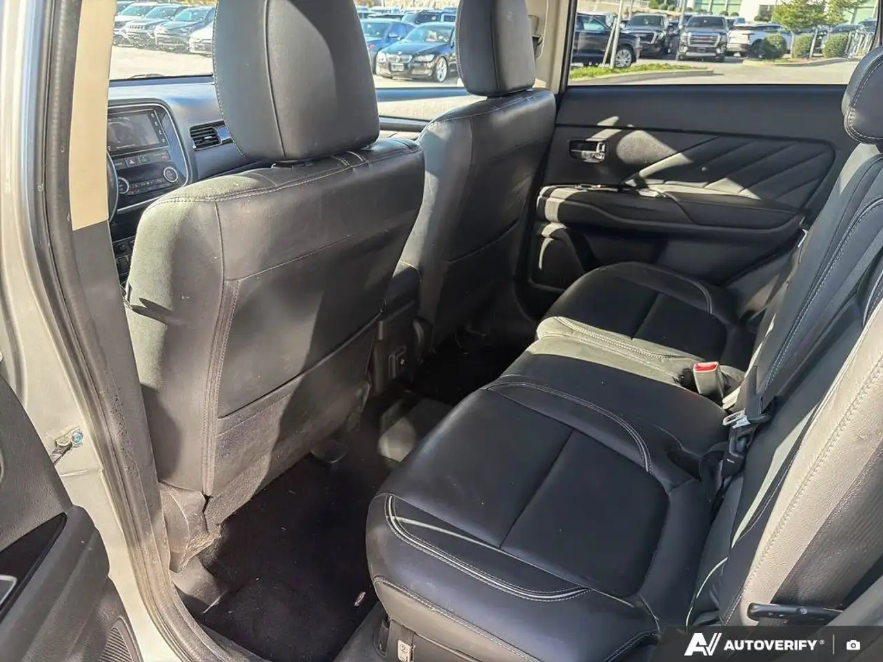 Mitsubishi Outlander photo Mitsubishi Outlander