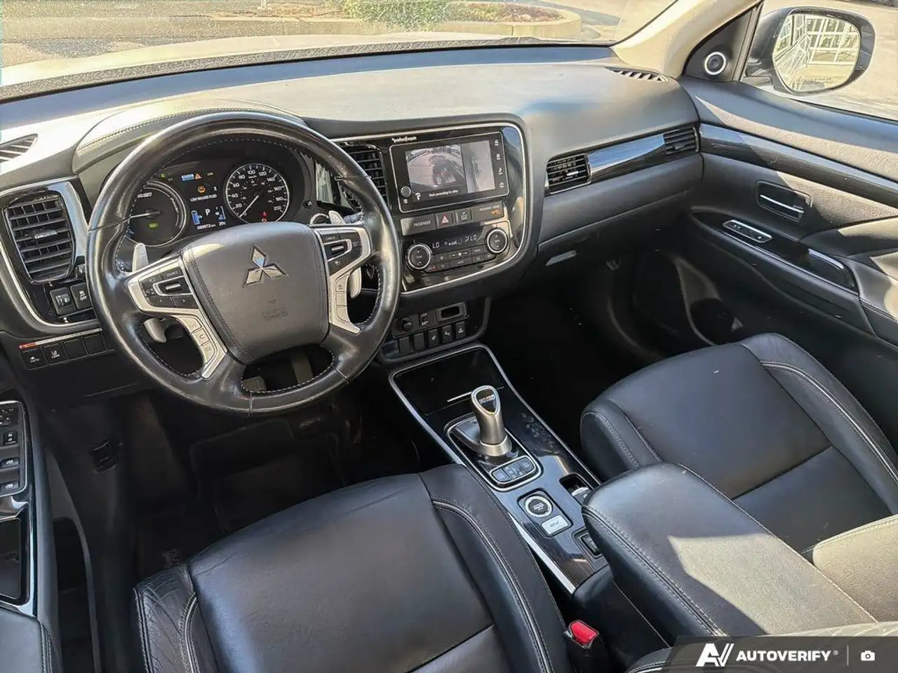 Mitsubishi Outlander photo Mitsubishi Outlander