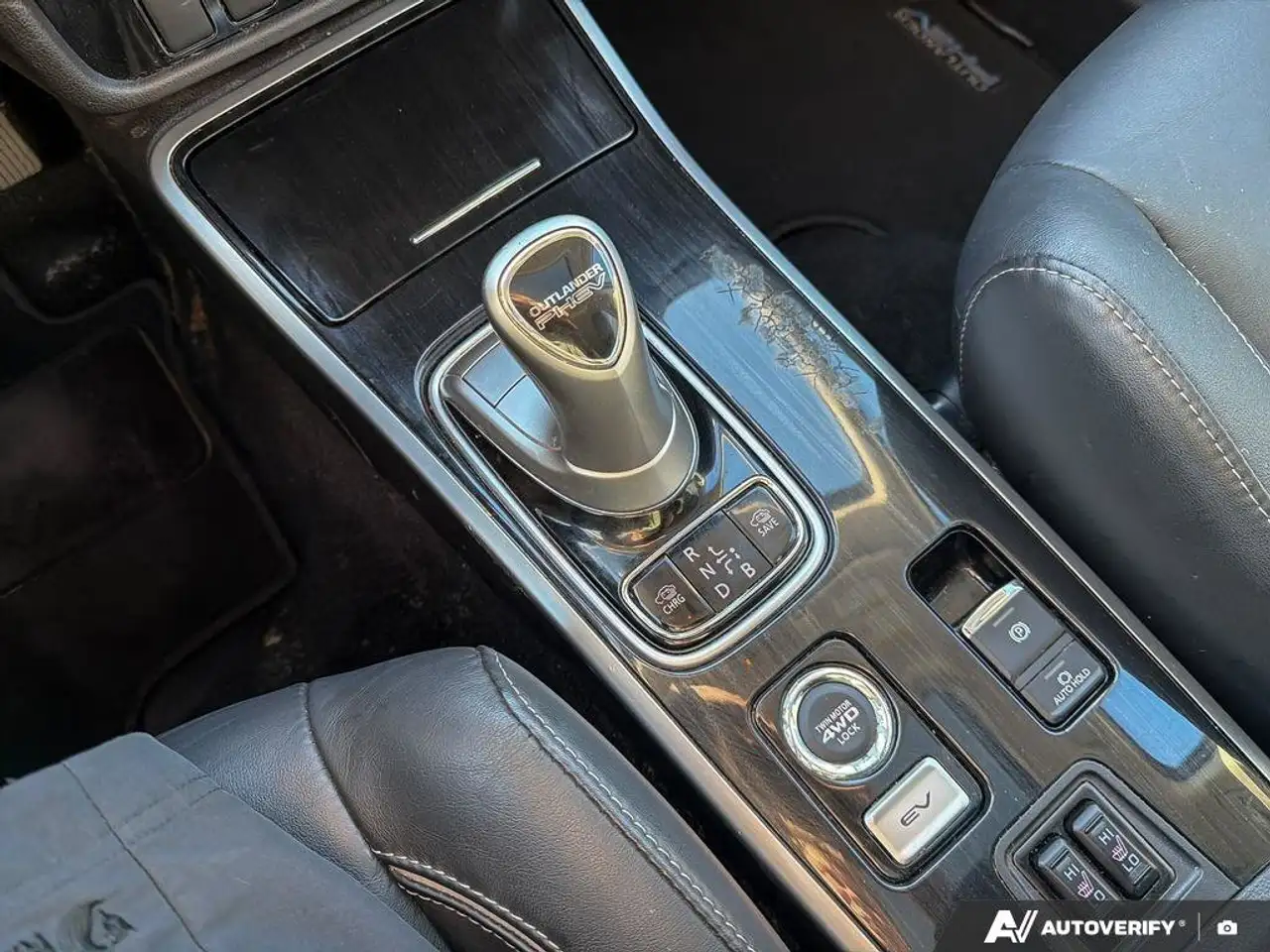 Mitsubishi Outlander photo Mitsubishi Outlander
