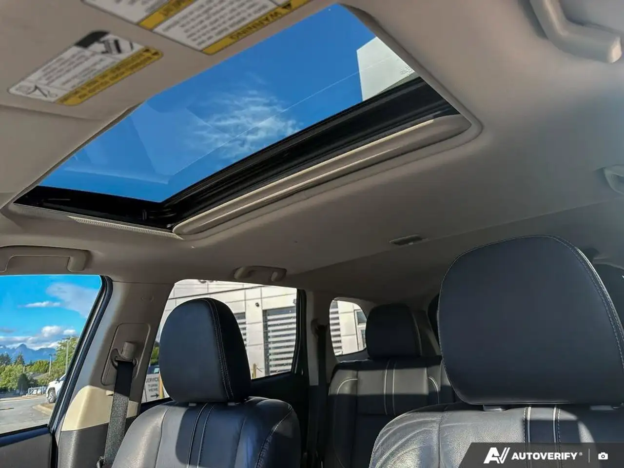 Mitsubishi Outlander photo Mitsubishi Outlander