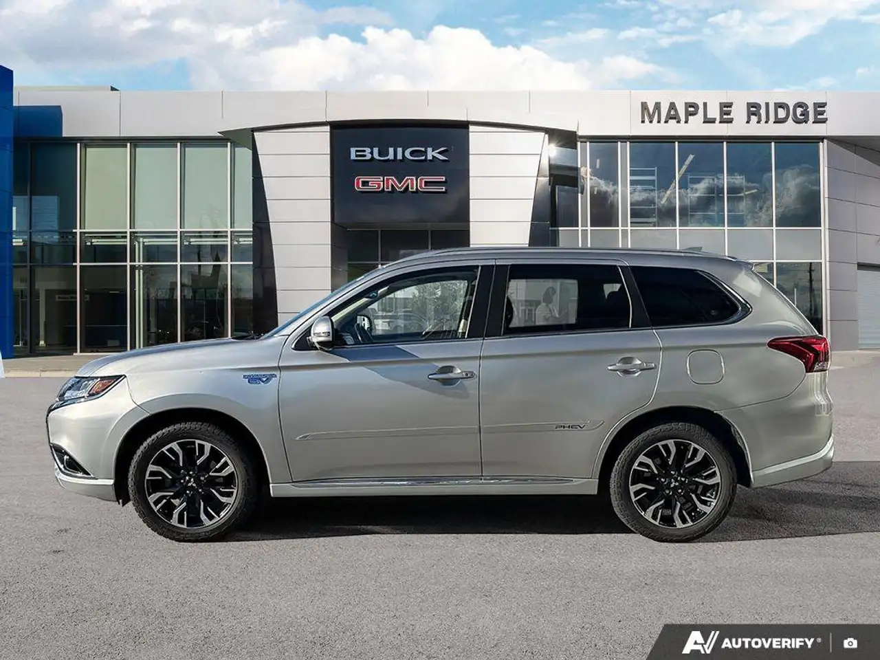 Mitsubishi Outlander photo Mitsubishi Outlander