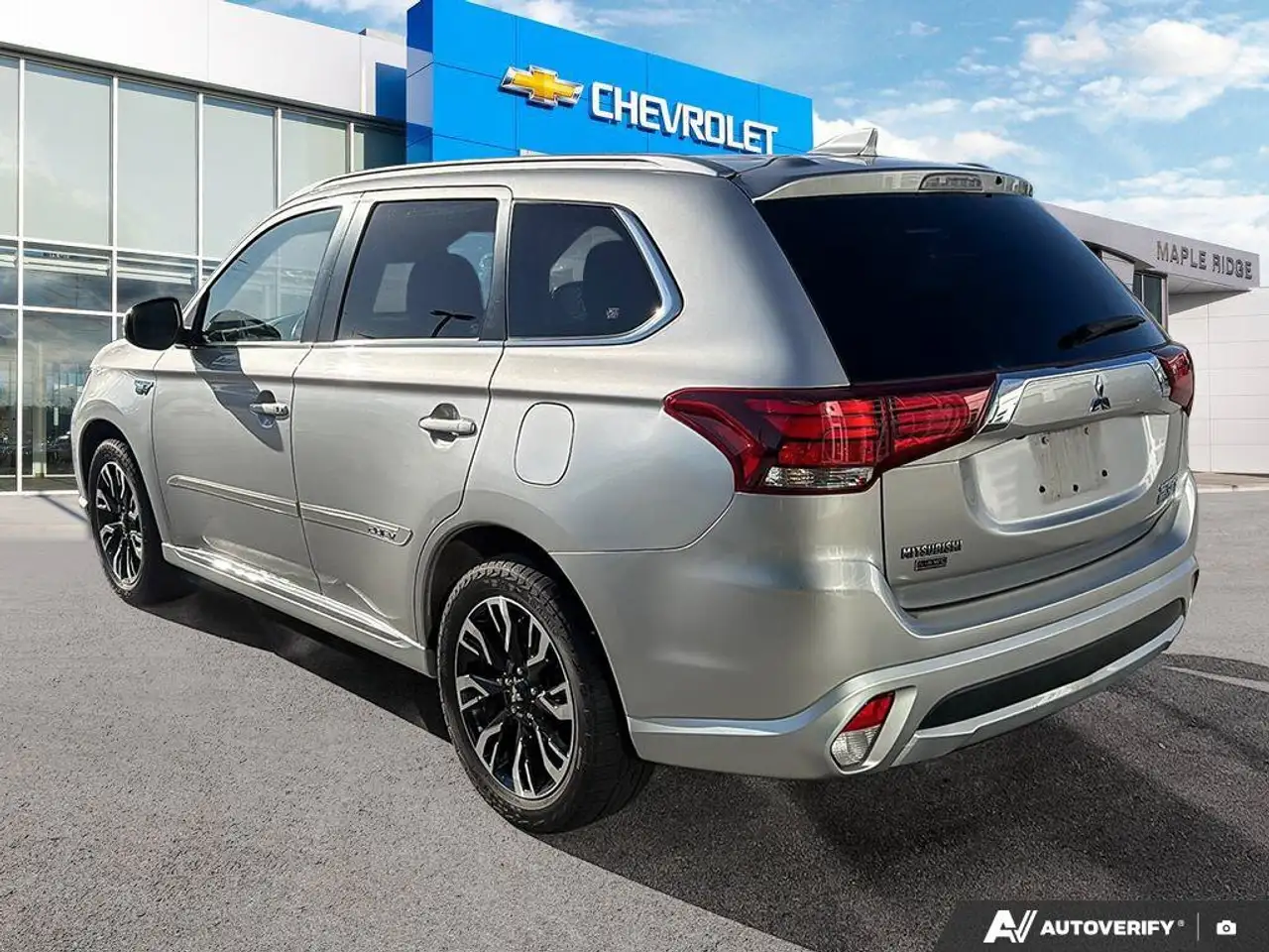 Mitsubishi Outlander photo Mitsubishi Outlander