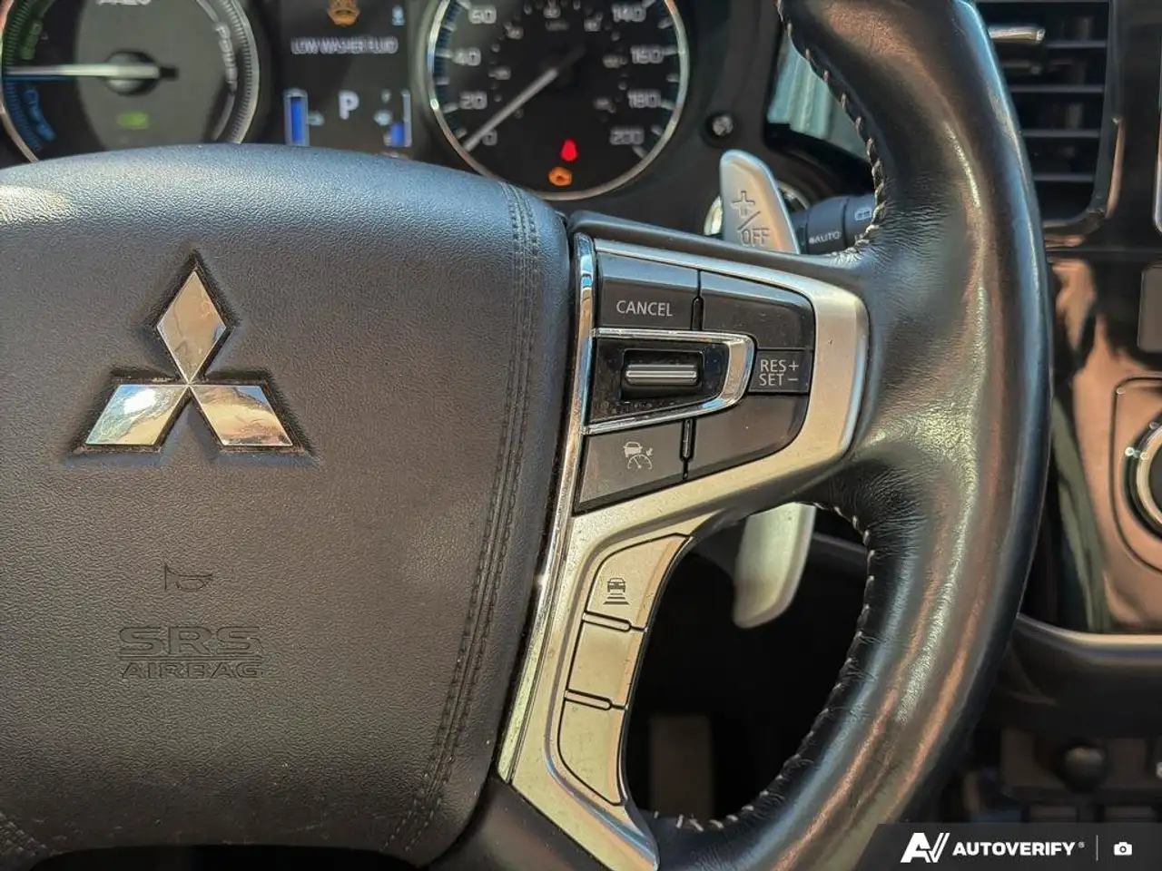 Mitsubishi Outlander photo Mitsubishi Outlander