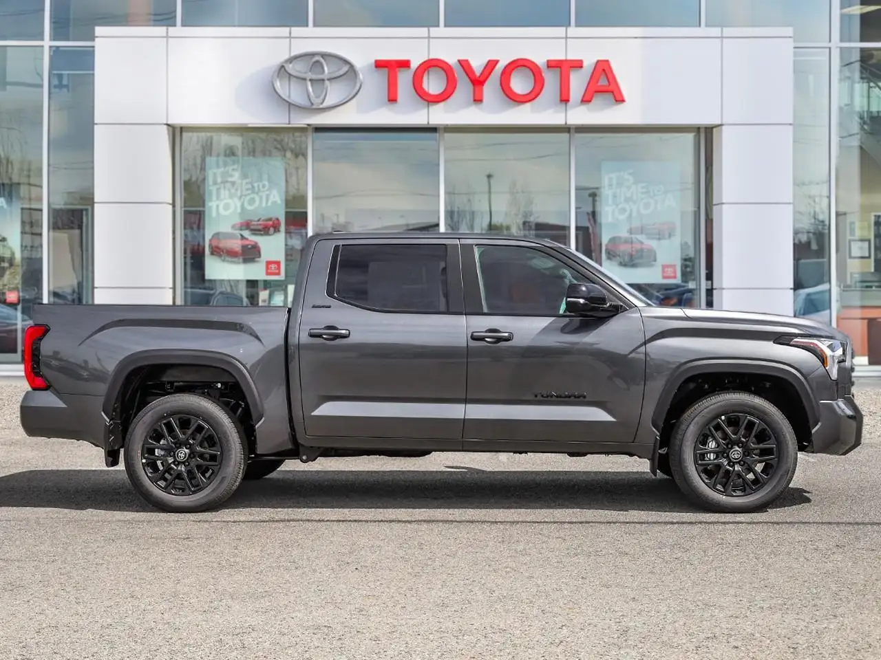 Toyota Tundra снимка Toyota Tundra