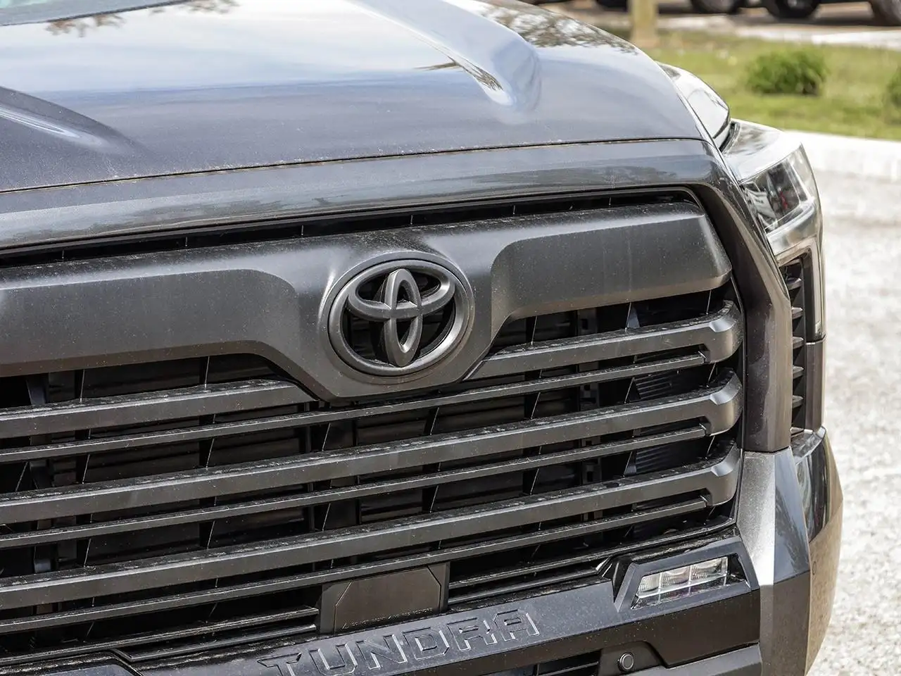 Toyota Tundra снимка Toyota Tundra