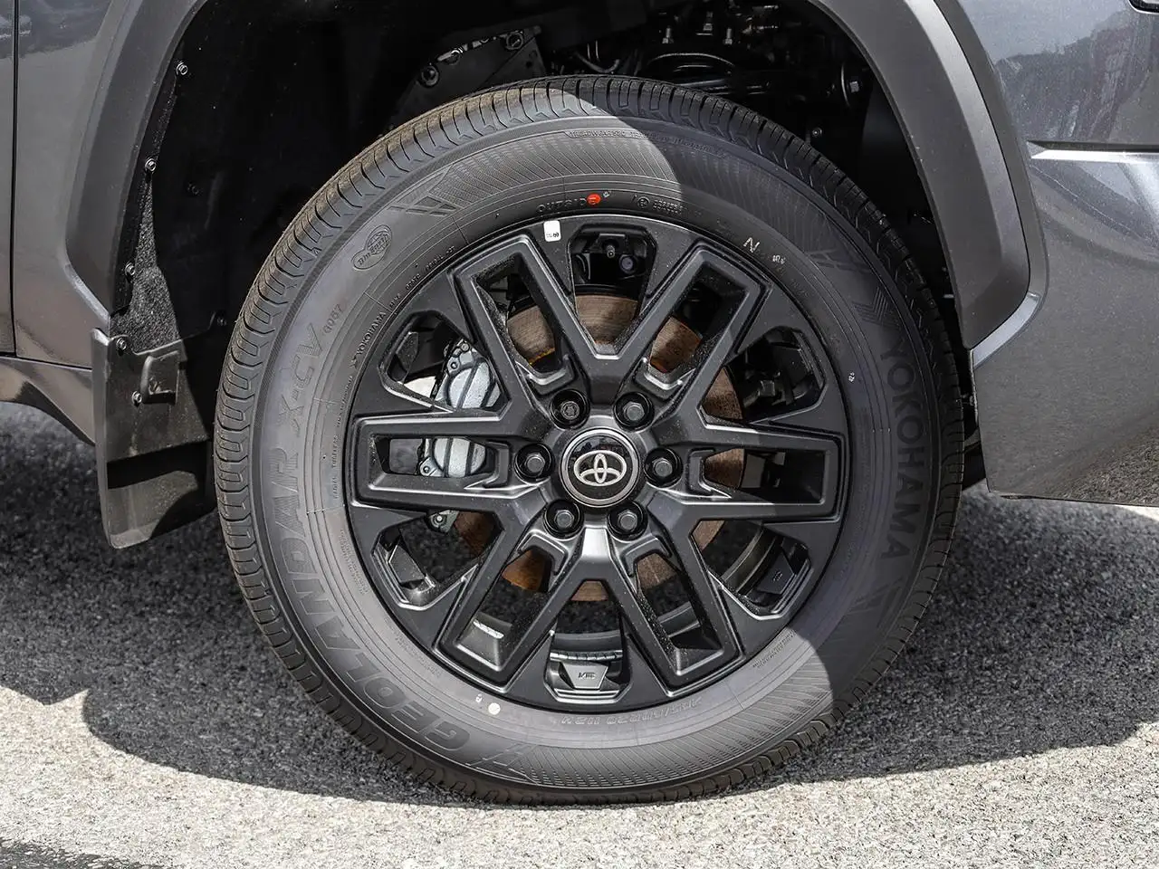 Toyota Tundra снимка Toyota Tundra