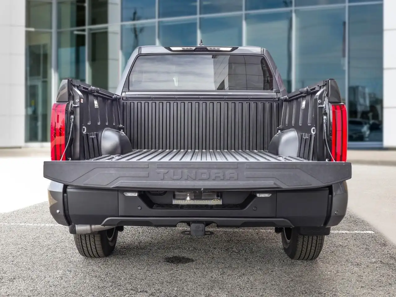Toyota Tundra снимка Toyota Tundra