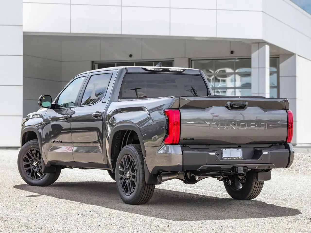 Toyota Tundra снимка Toyota Tundra