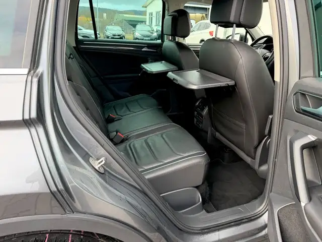 Volkswagen Tiguan view 12