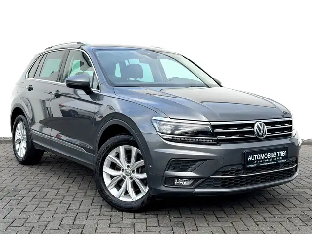 Volkswagen Tiguan view 3