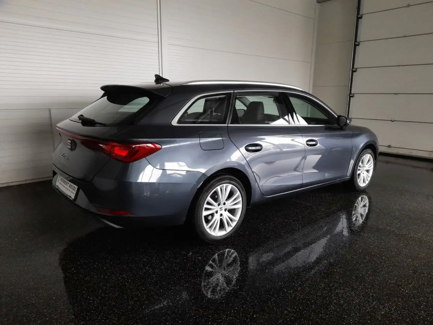 SEAT Leon ST STYLE 2,0 TDI DSG Grau - 2