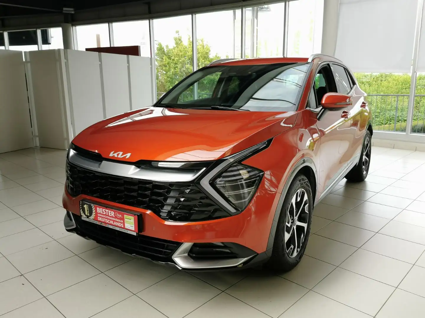 Kia Sportage 1.6 CRDI DCT+Allrad+Navi+ALU+LED+PDC+++ Oranžová - 1