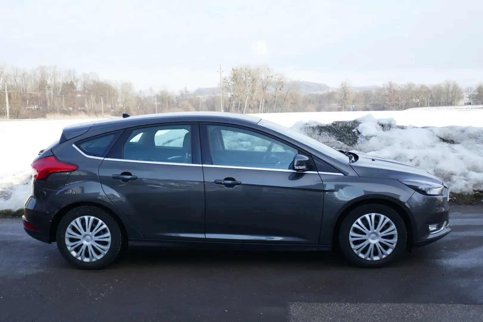 Ford Focus Titanium Gris - 2