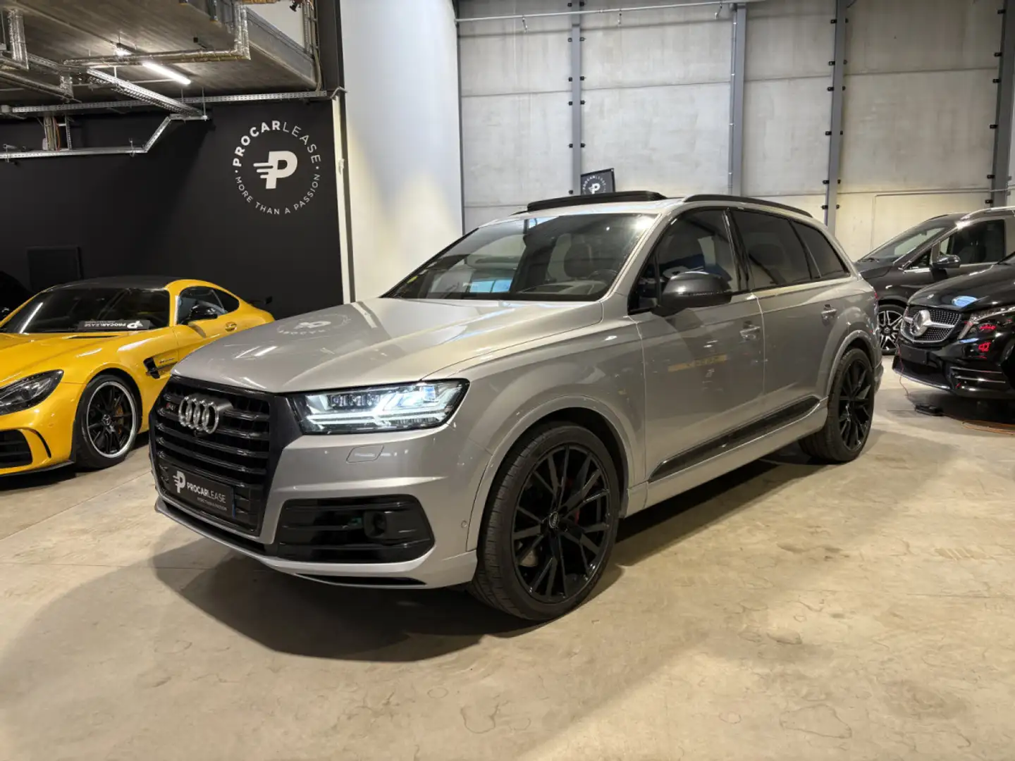 Audi SQ7 4.0 TDI /7SITZ/PANO/22/AHK/VOLL Gris - 1