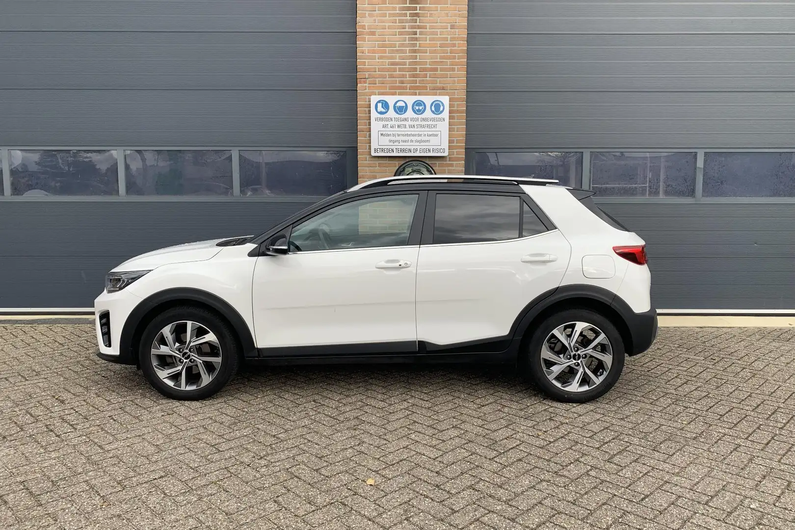Kia Stonic 1.0 T-GDi MHEV GT-Line | Navigatie | Camera | Stuu Blanc - 2