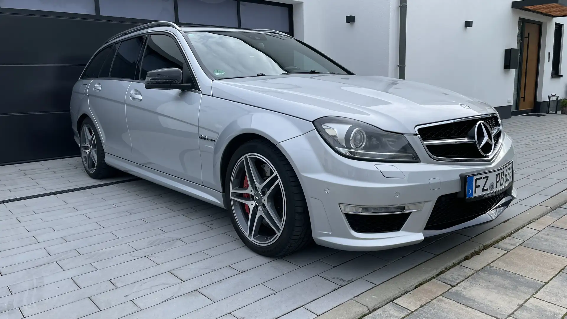 Mercedes-Benz C 63 AMG T-Modell Performance Package Silber - 2