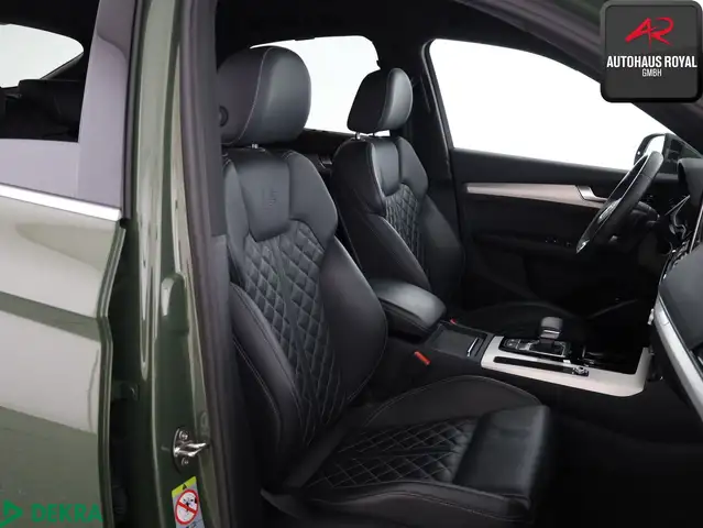 Audi Q5 view 11