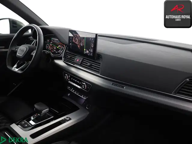 Audi Q5 view 10