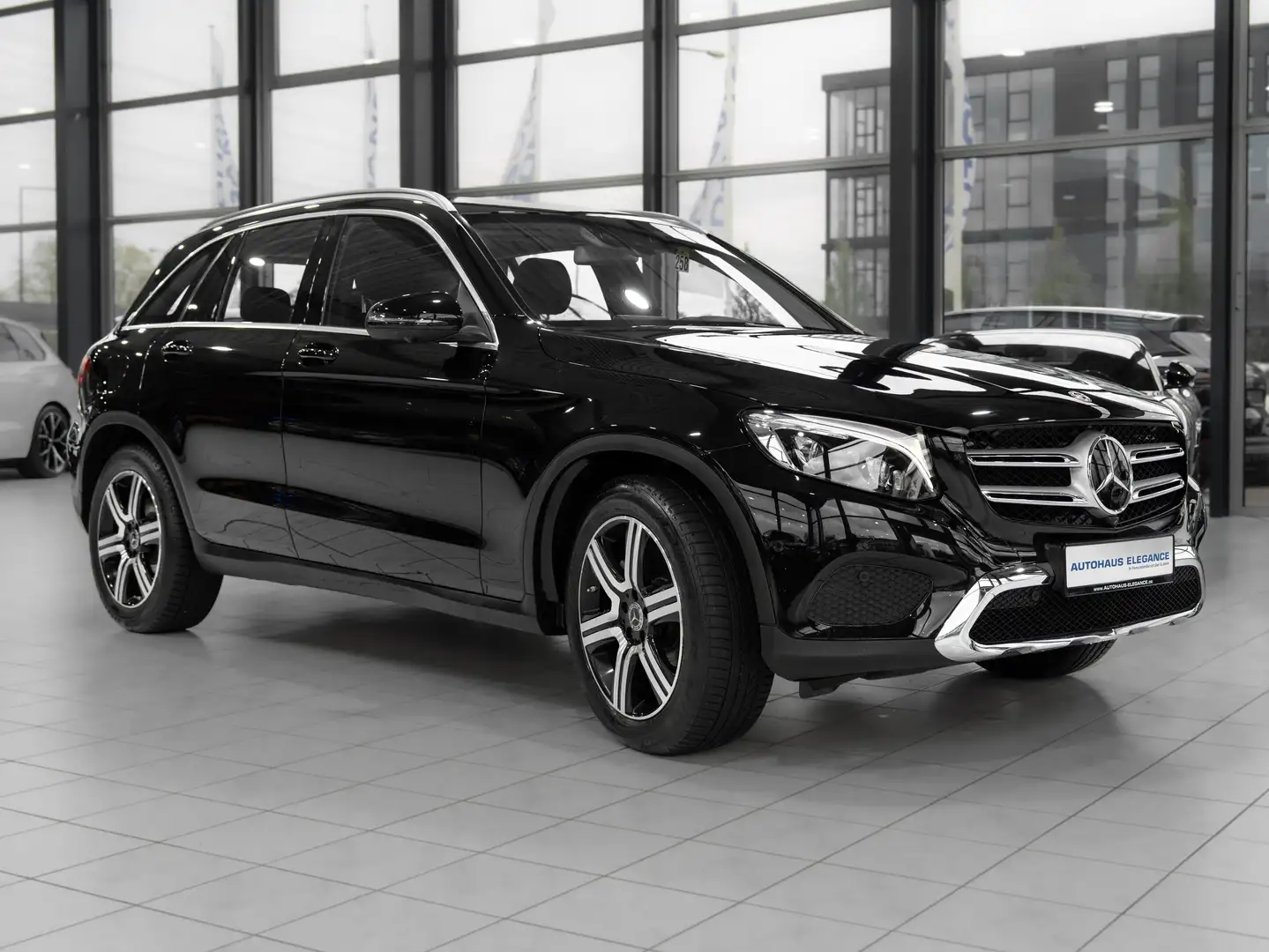Mercedes-Benz GLC 300 4Matic*EXCLUSIVE*PANO*360*1.HD*LEDER* Negro - 2