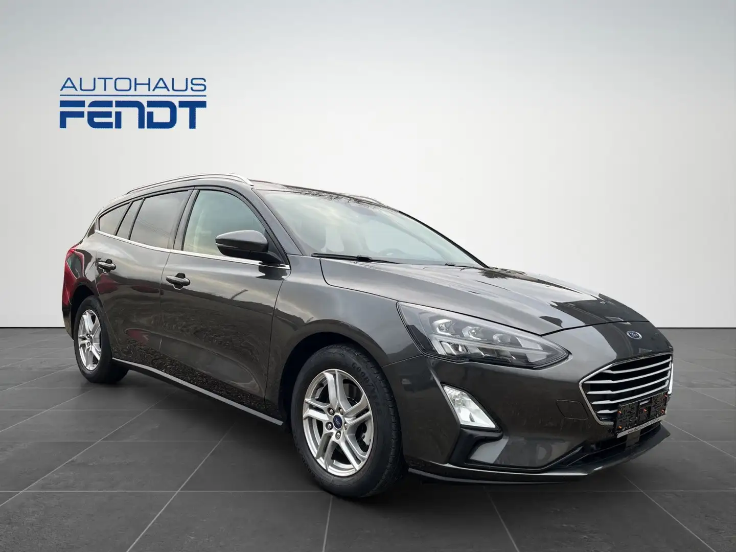 Ford Focus Turnier 1,5D Aut. LED Navi Kam. AGR-Sitze Grau - 2