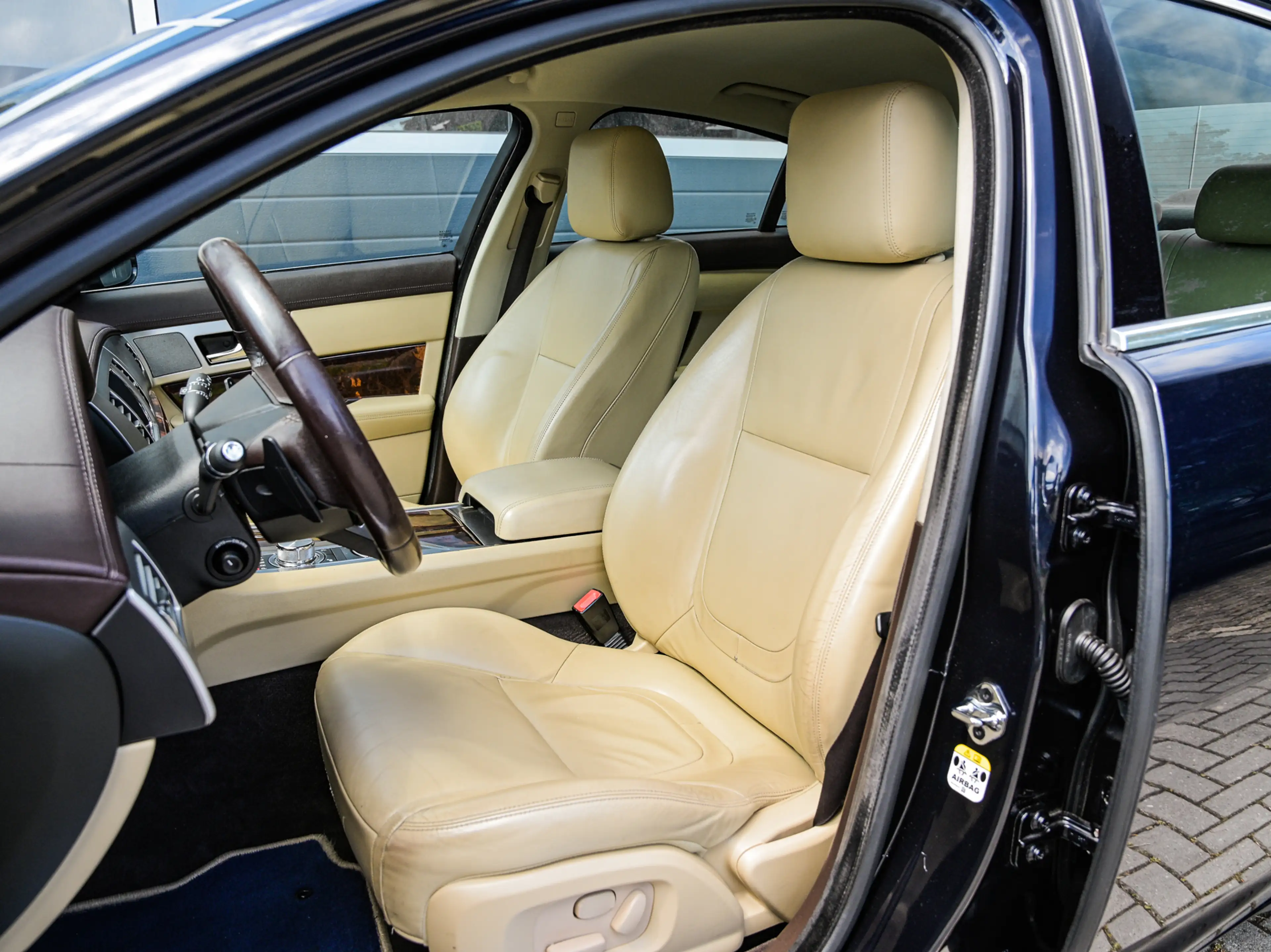 Jaguar XF 2.2D | Leder | Xenon | Keyless | Camera | Navi | P — photo 5
