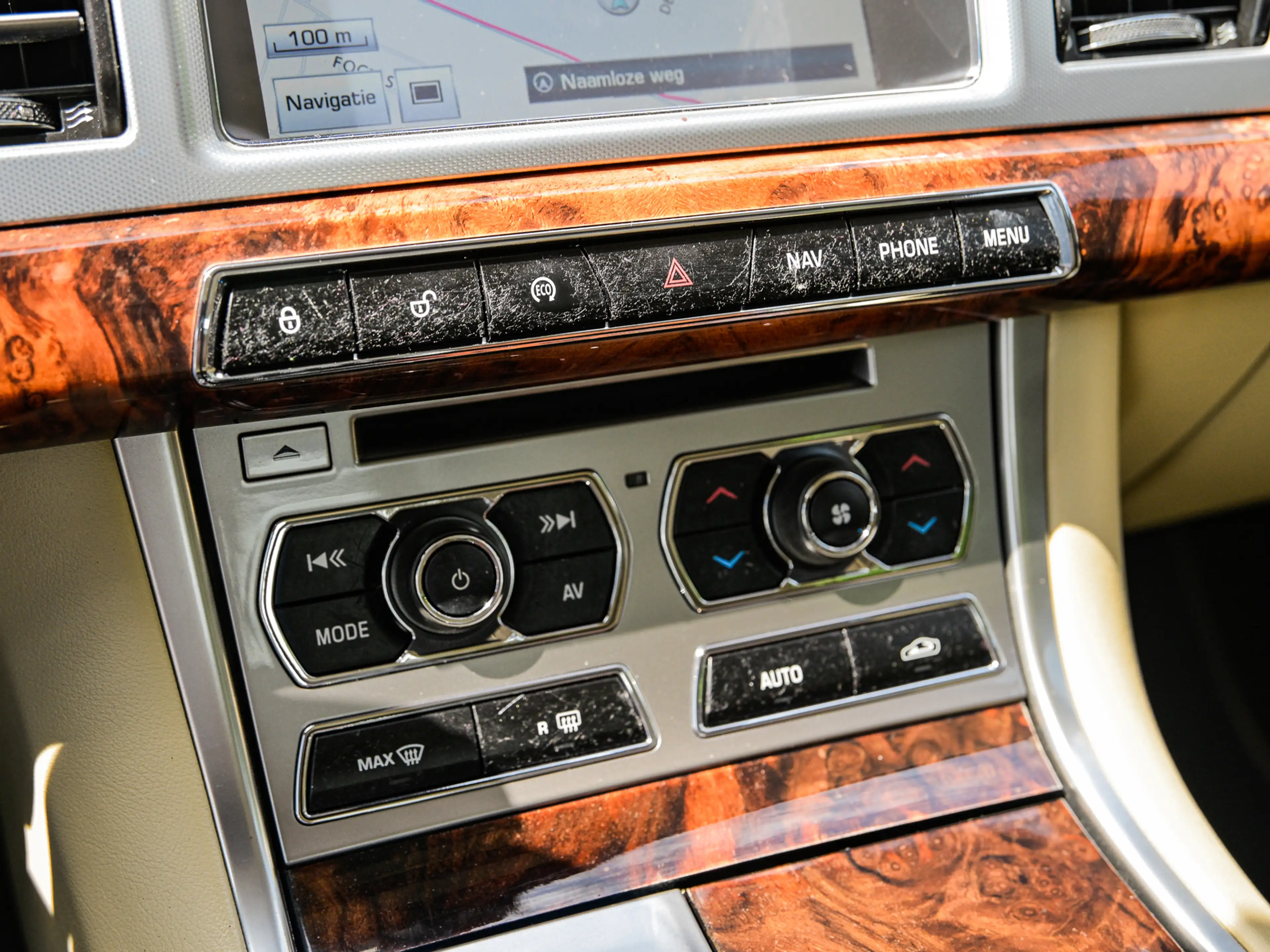 Jaguar XF 2.2D | Leder | Xenon | Keyless | Camera | Navi | P — photo 12