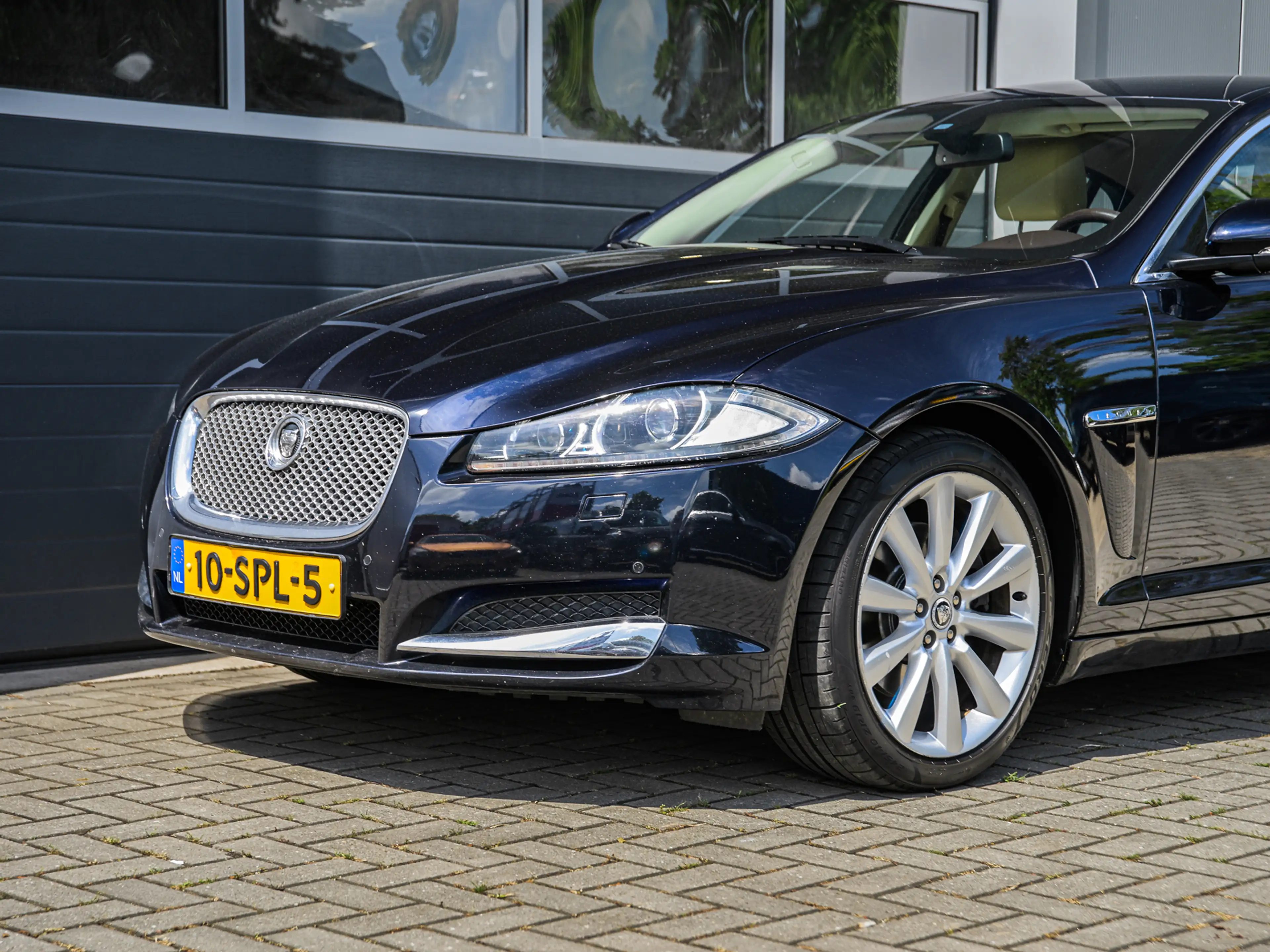 Jaguar XF 2.2D | Leder | Xenon | Keyless | Camera | Navi | P — photo 18