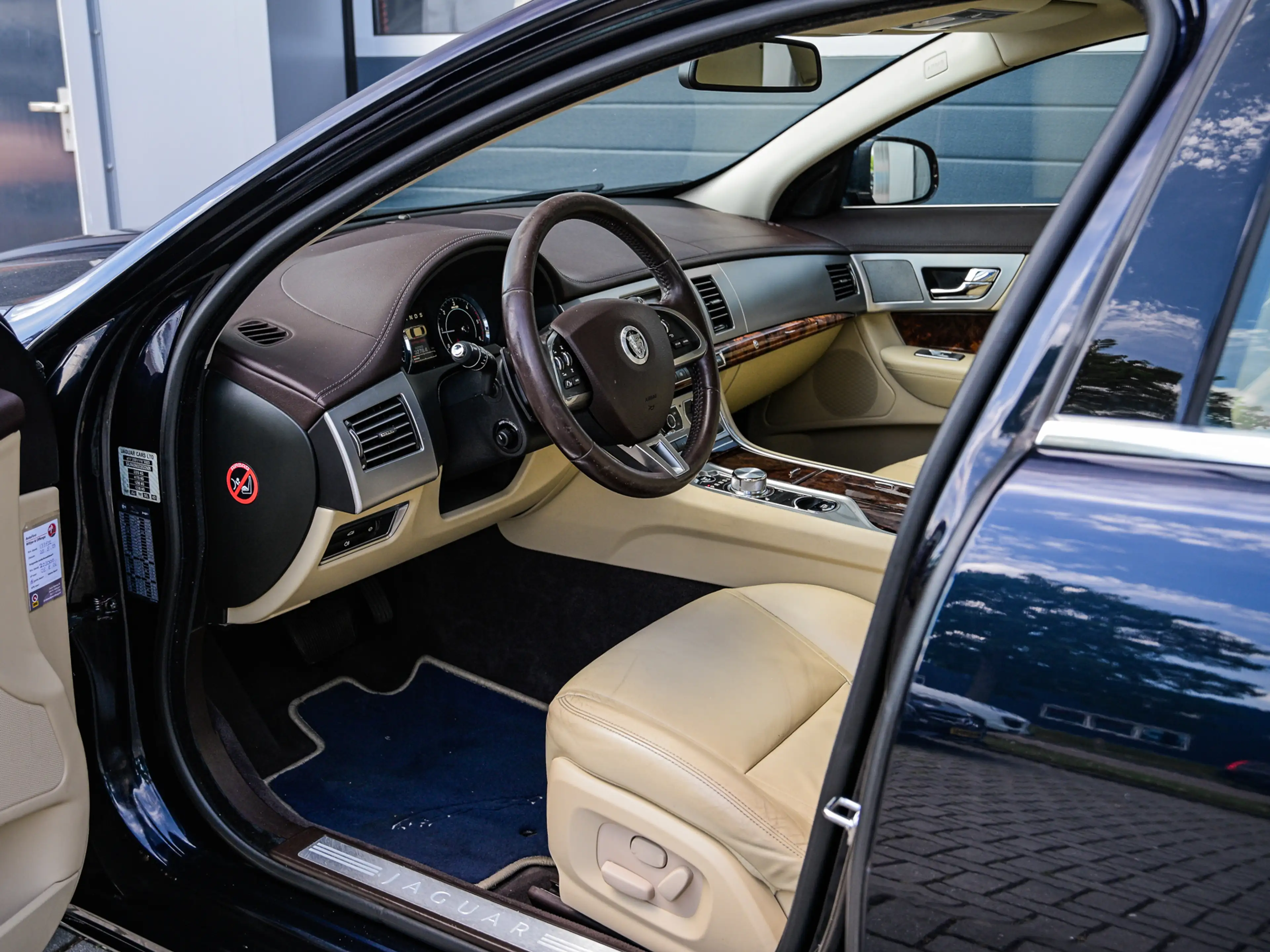 Jaguar XF 2.2D | Leder | Xenon | Keyless | Camera | Navi | P — photo 7