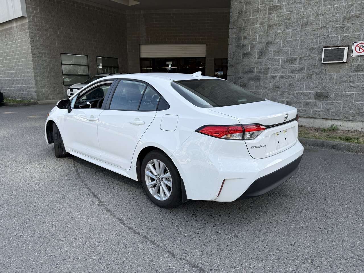 2026 Toyota Corolla LE CVT CarPlay/Android Auto | Backup Camera | Heat — photo 1