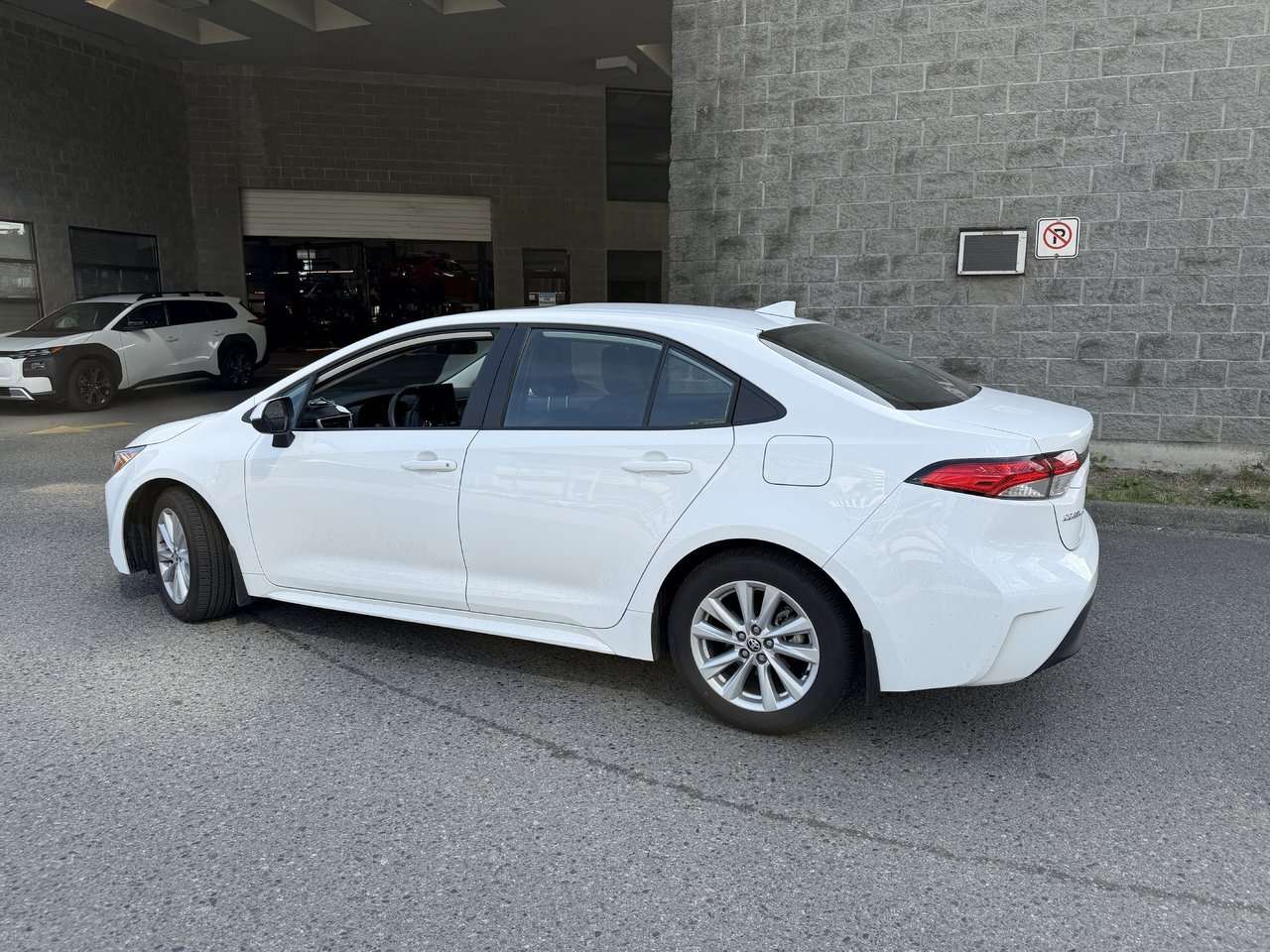 2026 Toyota Corolla LE CVT CarPlay/Android Auto | Backup Camera | Heat — photo 1