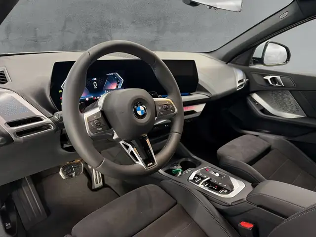 BMW 1 Series view 9