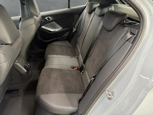 BMW 1 Series view 13