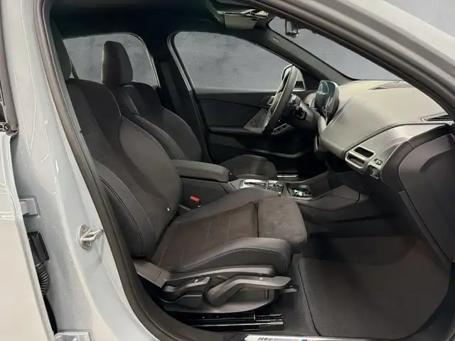 BMW 1 Series view 11