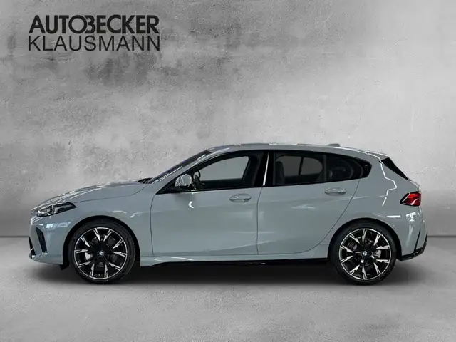 BMW 1 Series view 3