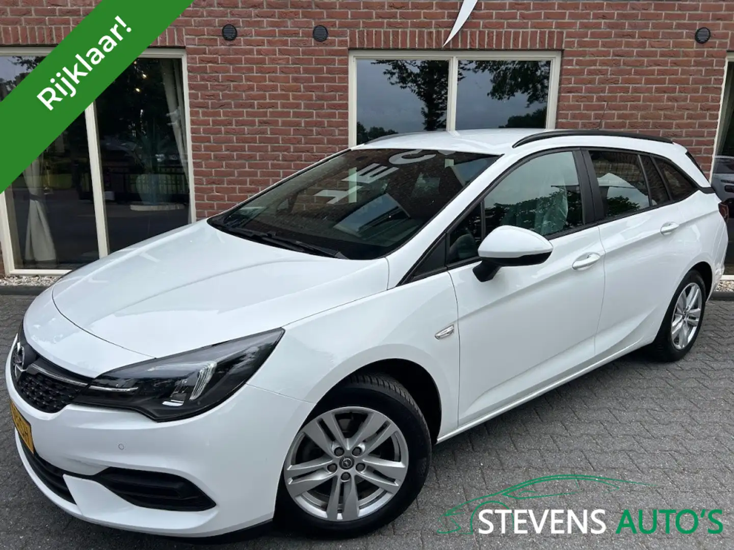 Opel Astra Sports Tourer 1.2 Edition TREKHAAK / NAVI / LMV+AL Blanc - 1