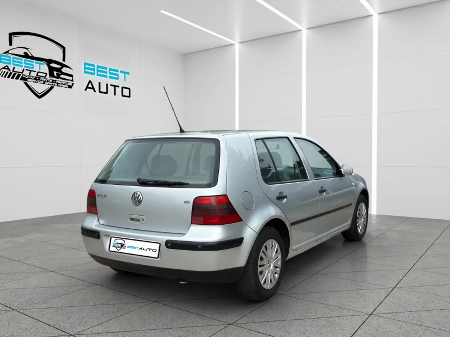 Volkswagen Golf 1.6 105CH CONFORT PLUS 5P Gris - 2