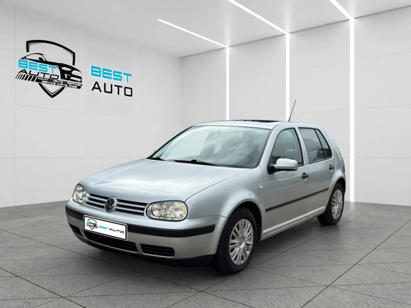 Volkswagen Golf 1.6 105CH CONFORT PLUS 5P Gris - 1