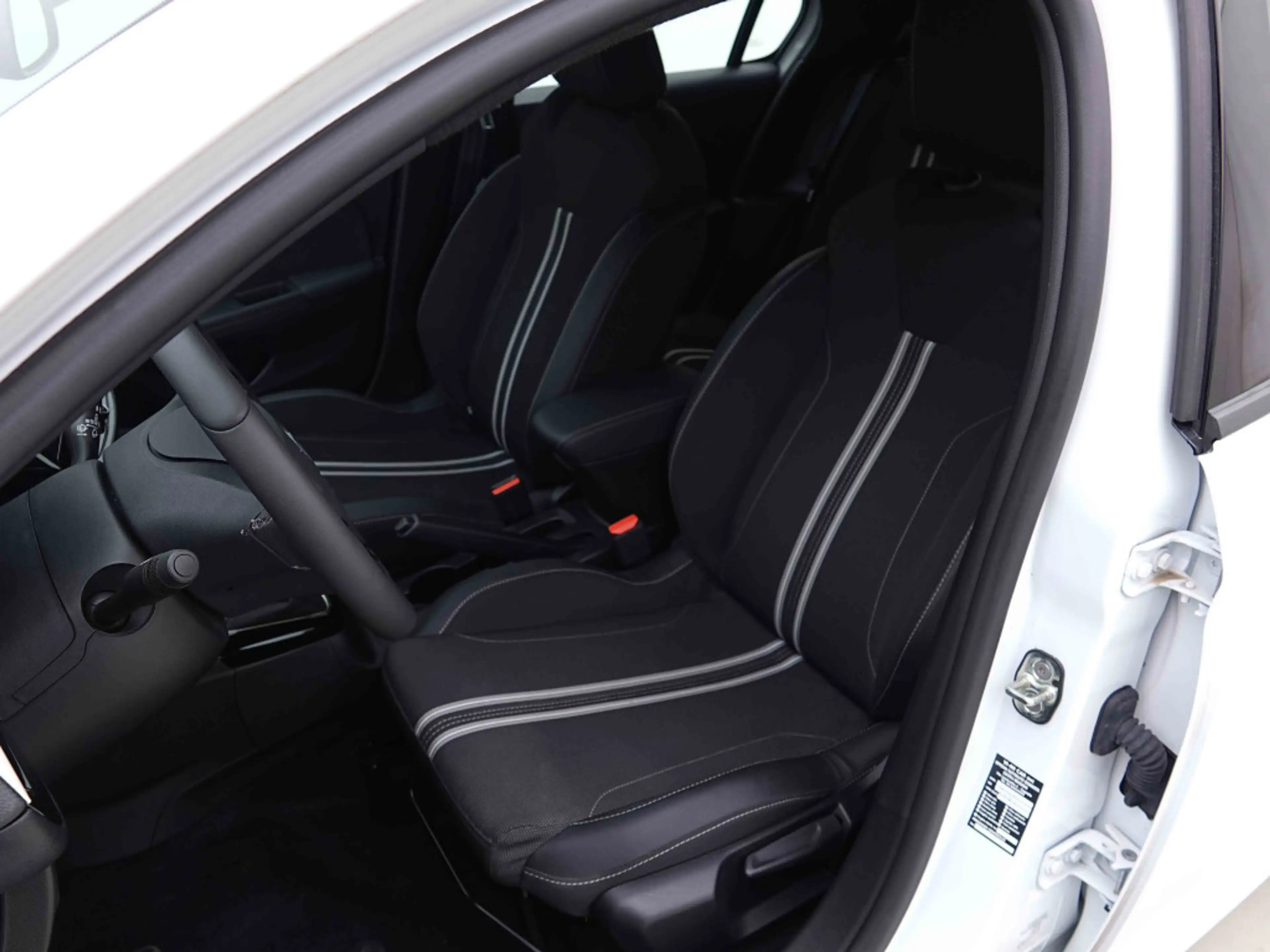 Opel Corsa 1.2 T 100 GS | Carplay | CAM | LED — photo 7