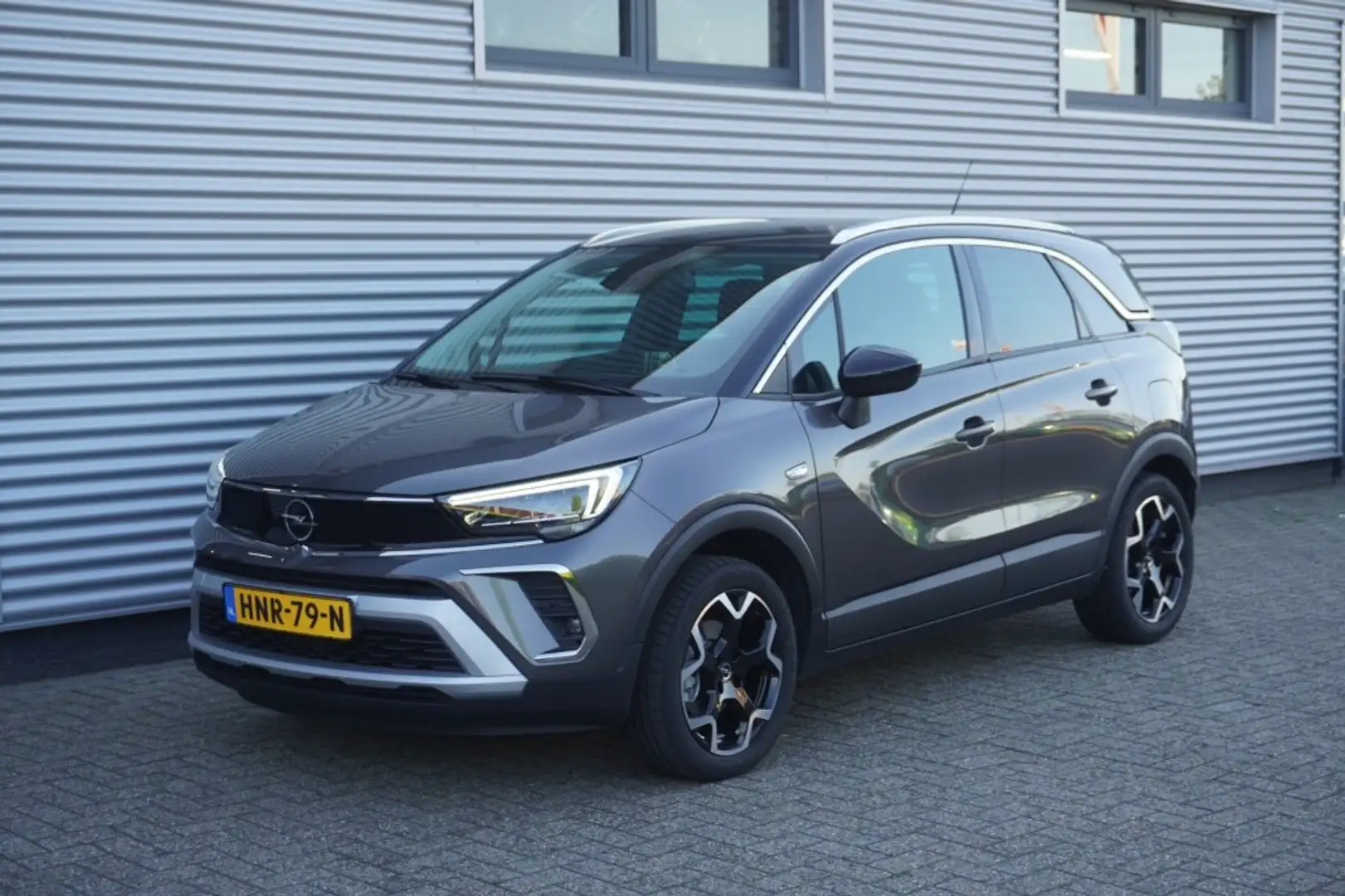 Opel Crossland 1.2 Turbo Ultimate / Zwart dak / Camera + PDC / AG Gris - 2