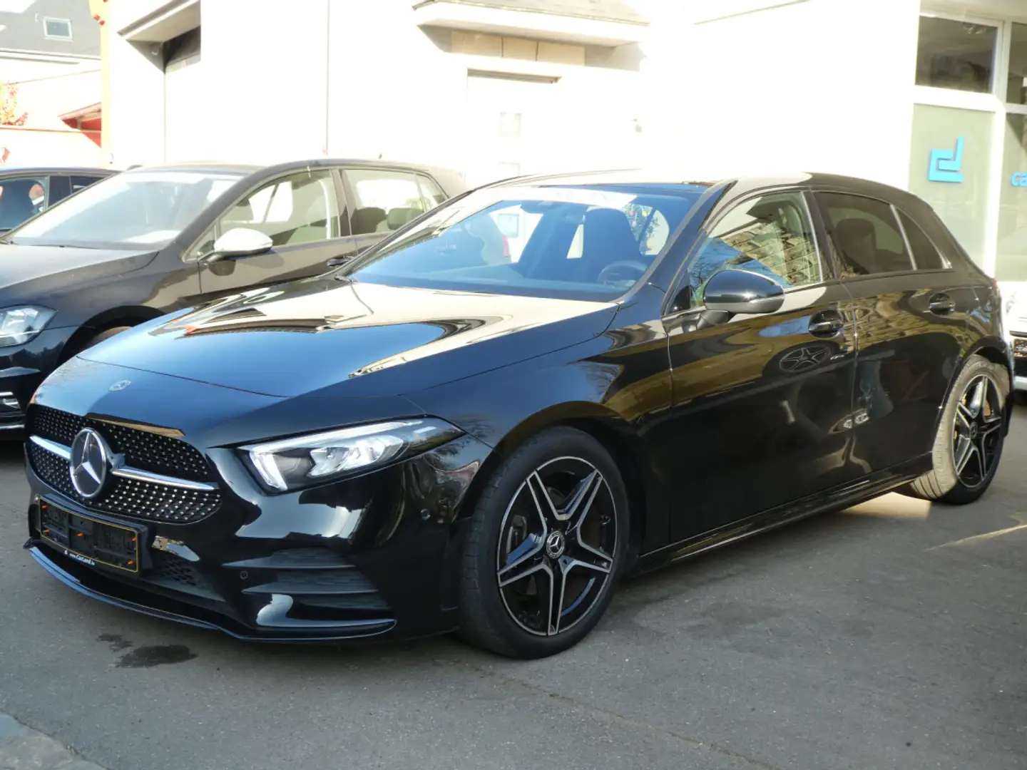 Mercedes-Benz A 180 d AMG Line Sport 7G-DCT Noir - 1