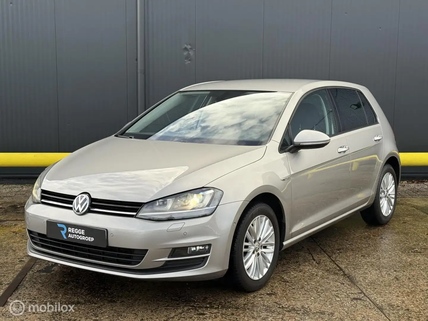 Volkswagen Golf 1.2 TSI CUP Edition XENON | STOELVERWARMING Grijs - 1