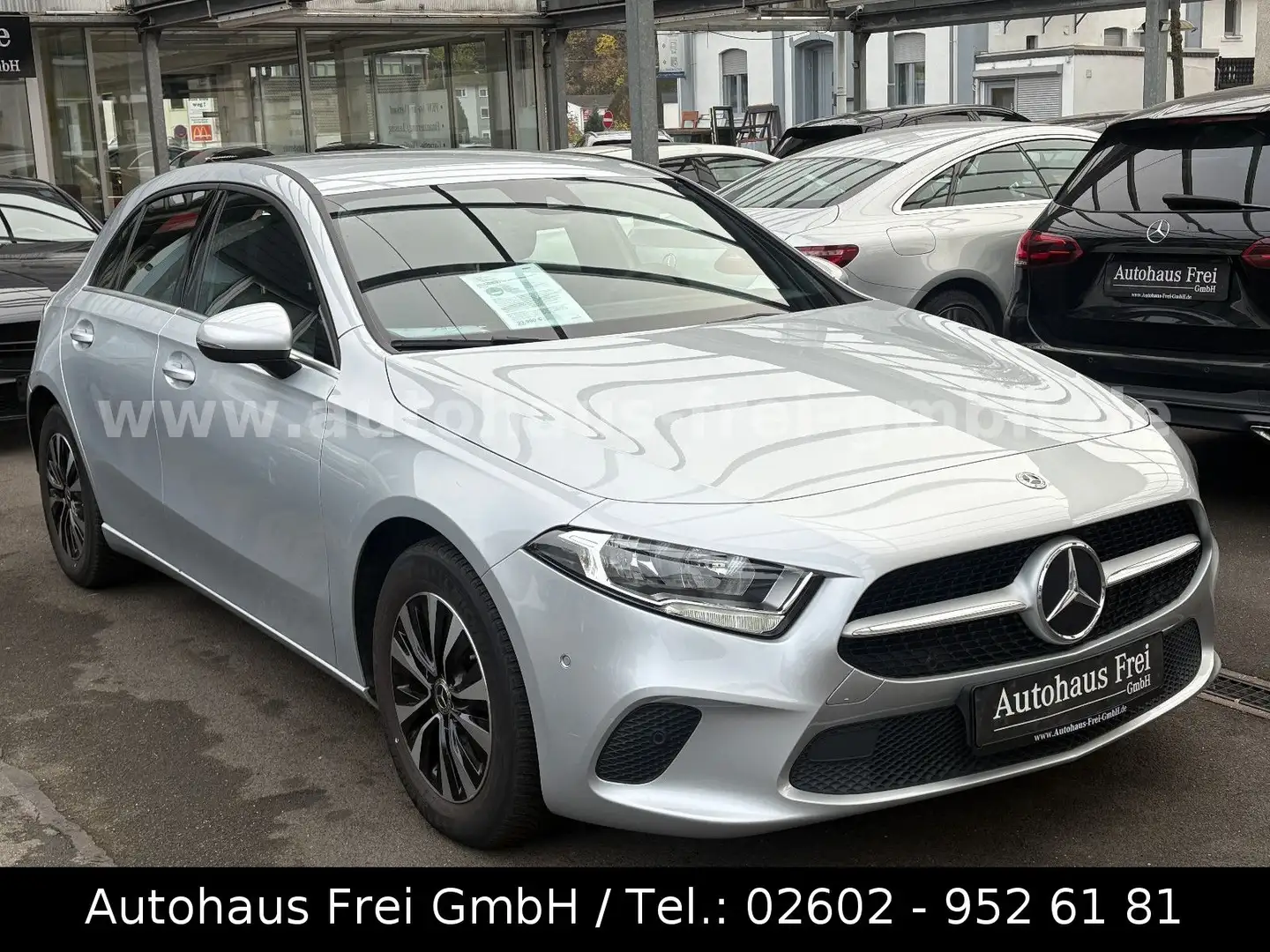 Mercedes-Benz A 180 d *BUSINESS-PAKET*1-HAND*KAMERA*CARPLAY** Silber - 1
