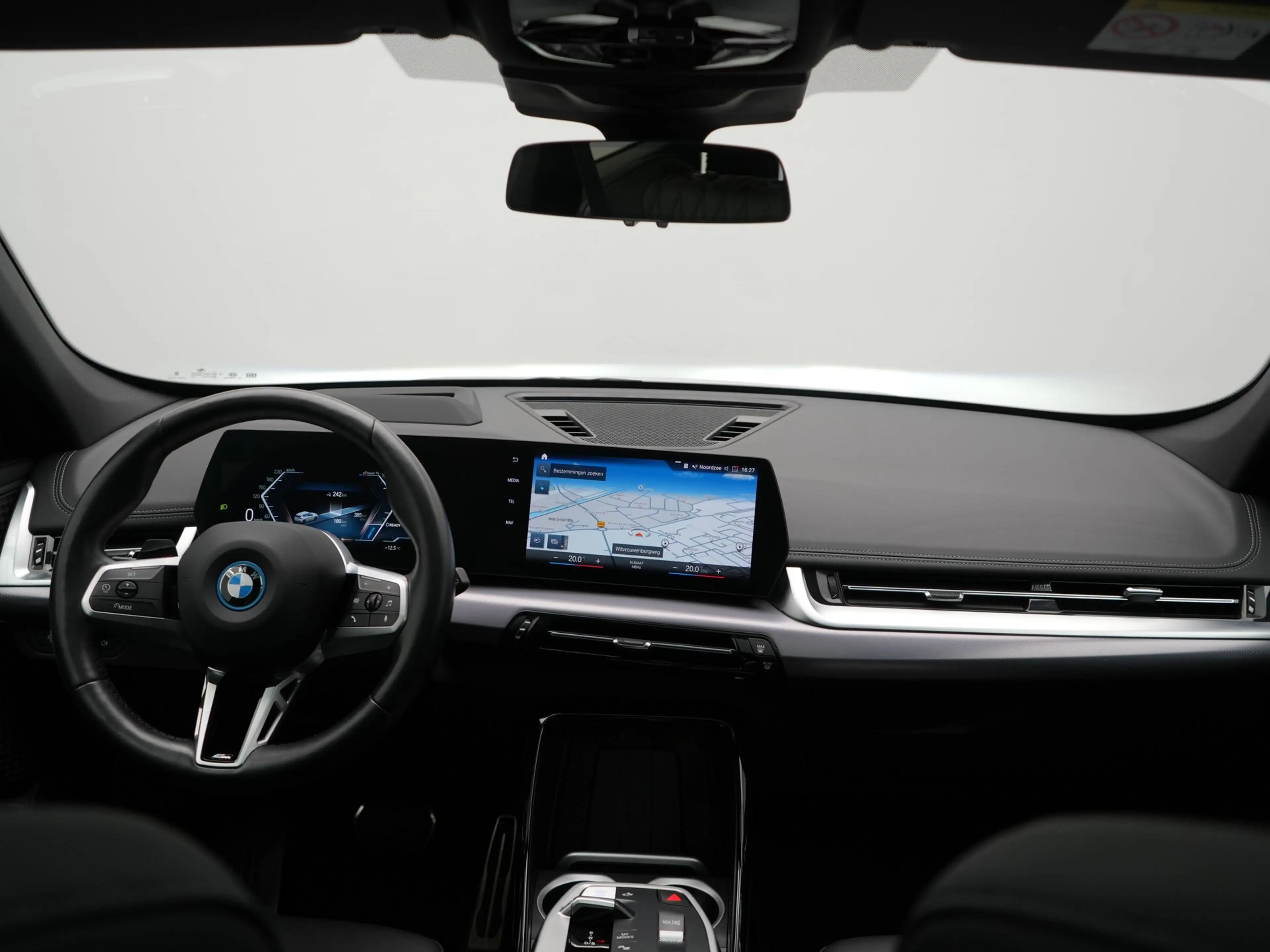 BMW iX1 xDrive30 M Sport 313pk Dealer O.H. | Trekhaak Af F — photo 15