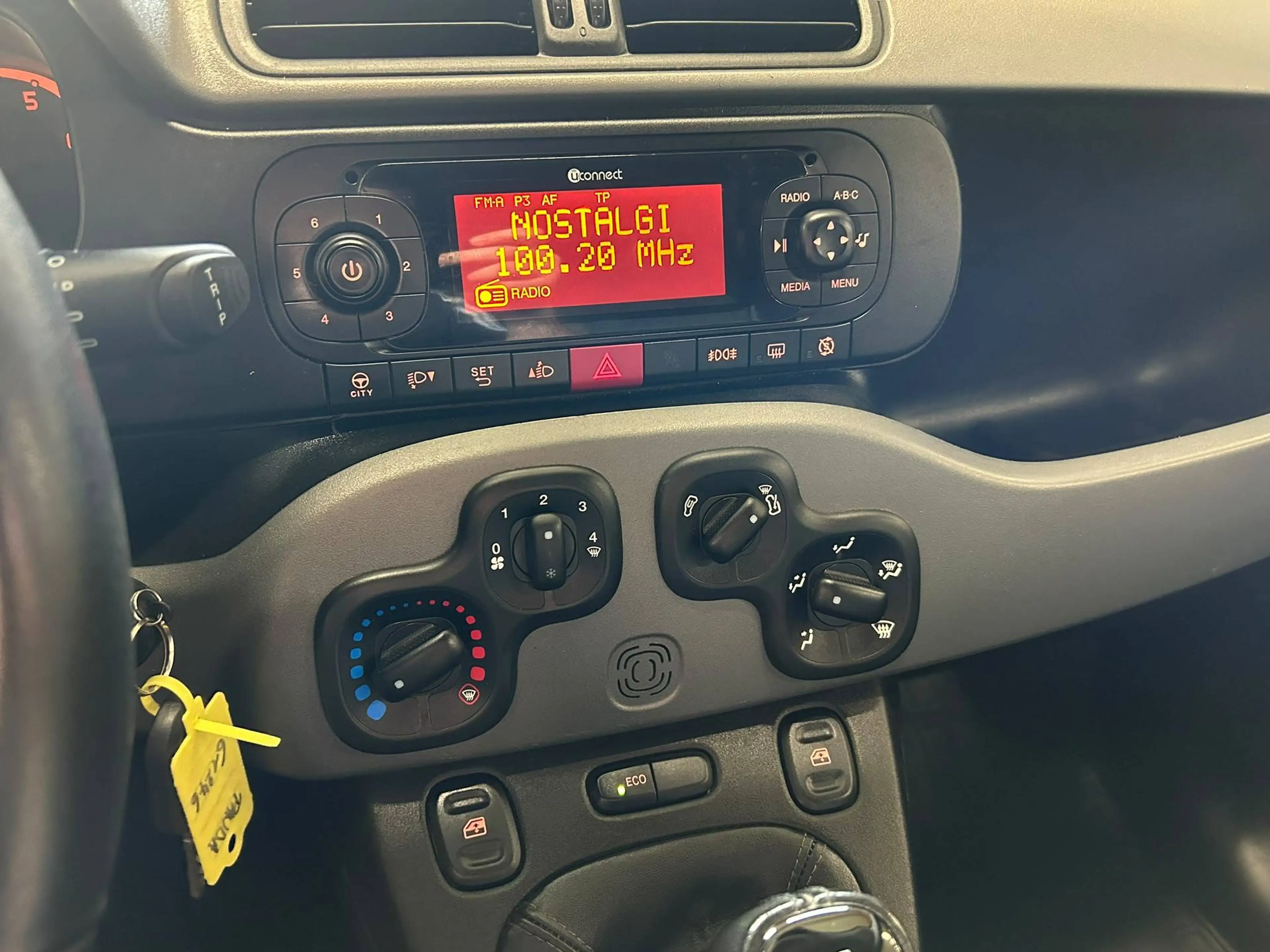 Fiat Panda 4x4 Cross 0,9I Série Waze Parfait état! Climatisation — photo 12