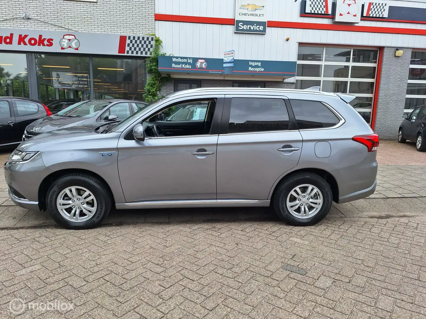 Mitsubishi Outlander 2.4 PHEV PURE Gris - 2