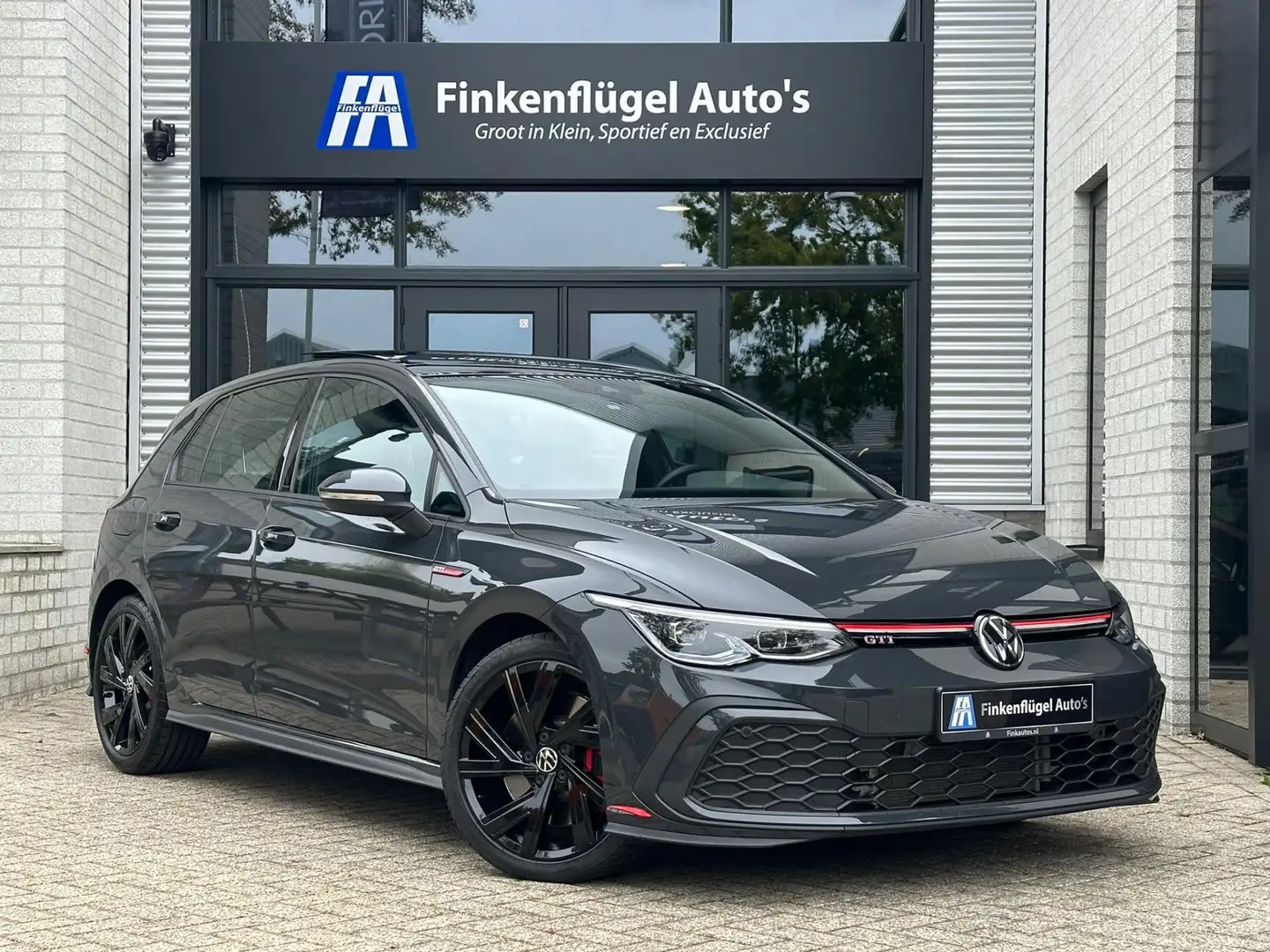 Volkswagen Golf GTI 2.0 TSI 245 pk |Pano |IQ-Light |Sfeer |Apple.Carpl Grijs - 1