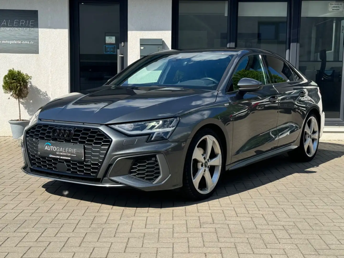 Audi A3 35 TDI °S-Line°D-Tacho°LED°Kemera° Grau - 1