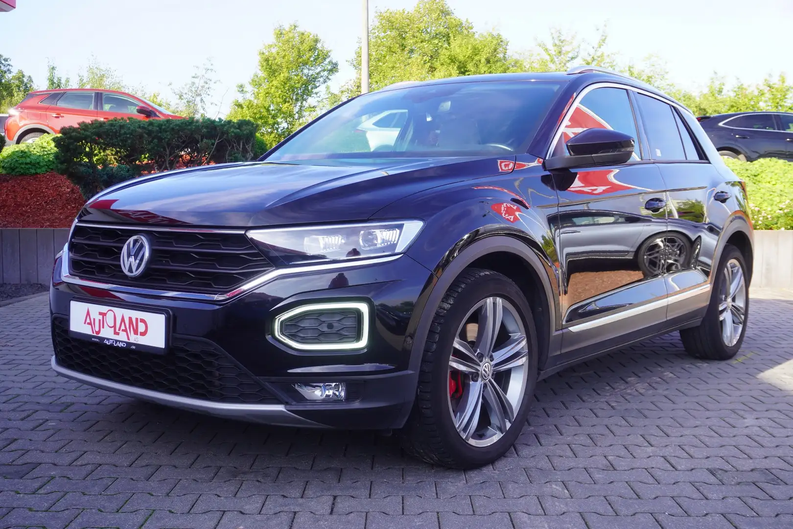 Volkswagen T-Roc 2.0 TSI Sport 4Motion DSG Navi ACC AHK LED Schwarz - 2